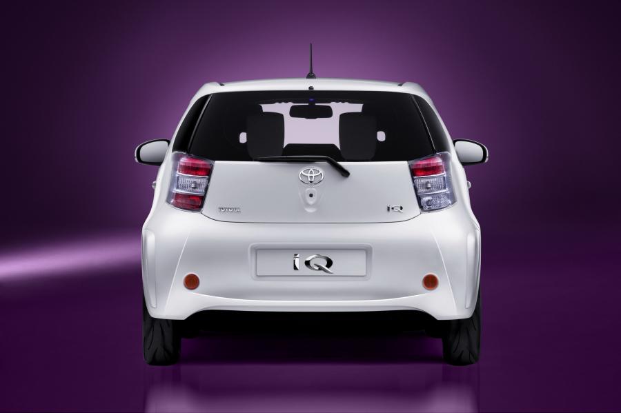  Toyota iQ 2008 года  (фото 129 из 225)